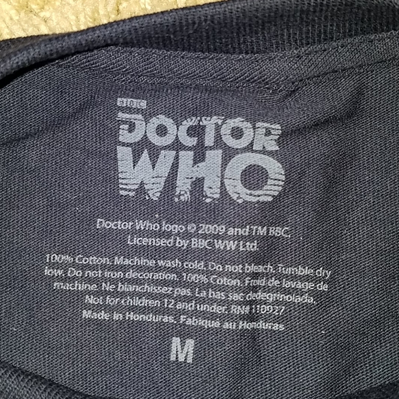 Doctor Who Tardis Hang t-shirt - Picture 2 of 4